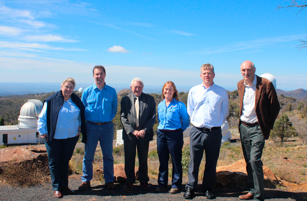 Left to right Annie Moody – Santos Team Leader of the Community and Land Team, David Bailey – Santos Manager of ENSW operations, Reg Wilson - a lighting specialist and a previous Director and ongoing advisor to the International Dark-Sky Association, Sofia Oliver – Santos Environment and Approvals Leader, Peter Mitchley – Santos General Manager of Energy NSW, Fred Watson AM, Astronomer-in-Charge of the Australian Astronomical Observatory